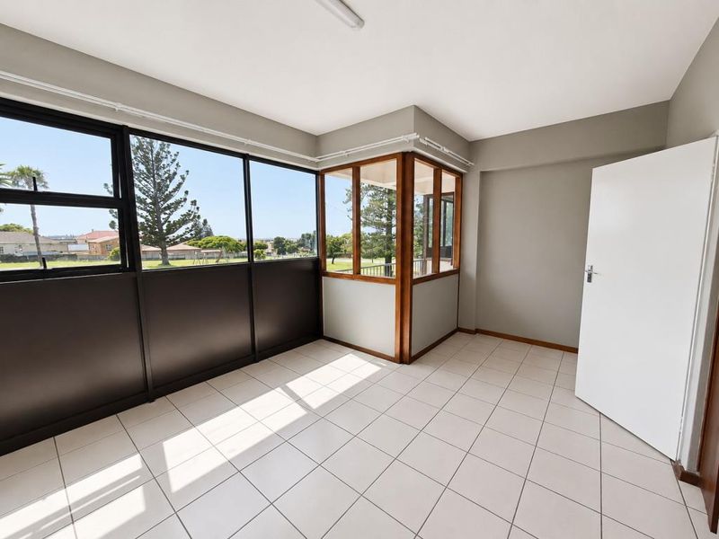 For Rent: Two Bedroom Flat in Belvedere Court, Southernwood - Photo 6