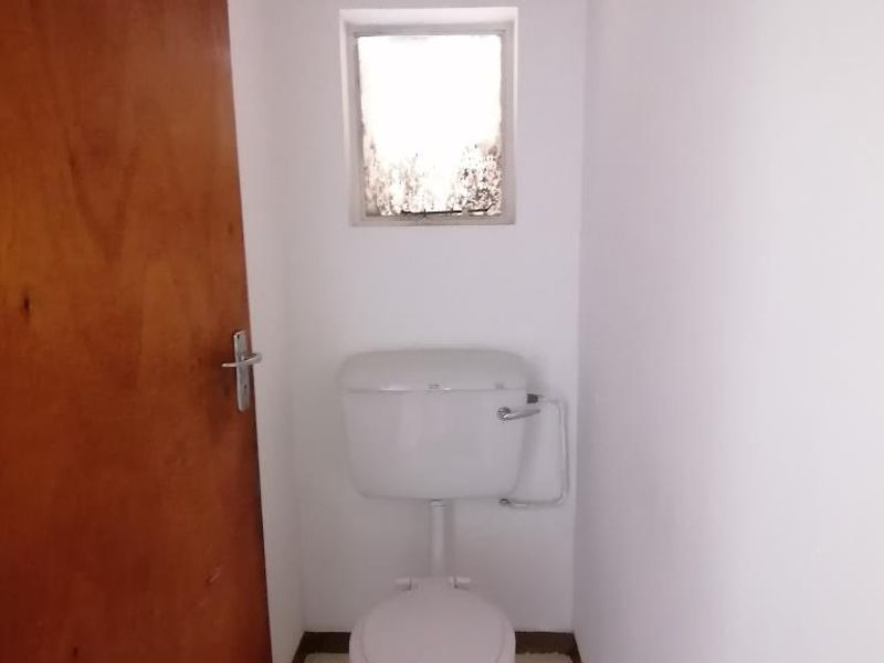 Perfectly Positioned 1-Bedroom Gem in Sherwood Court, Southernwood - Photo 9