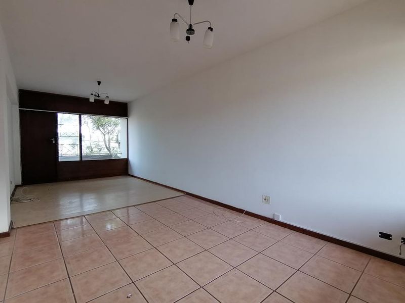 Perfectly Positioned 1-Bedroom Gem in Sherwood Court, Southernwood - Photo 2