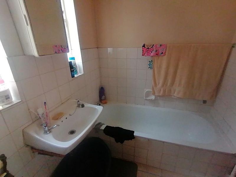 Neat 1 Bedroom Apartment to Rent in Joy-Anne Heights - Photo 9