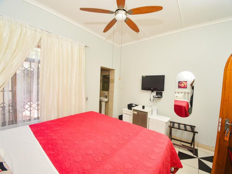 Fully Furnished En-Suite Room to Rent – Mc Jannet Drive - Photo 3