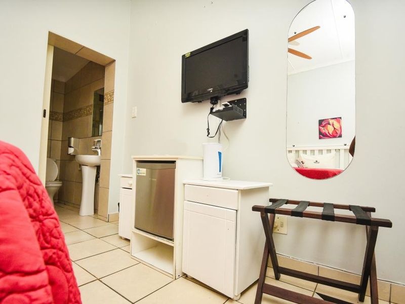 Fully Furnished En-Suite Room to Rent – Mc Jannet Drive - Photo 5