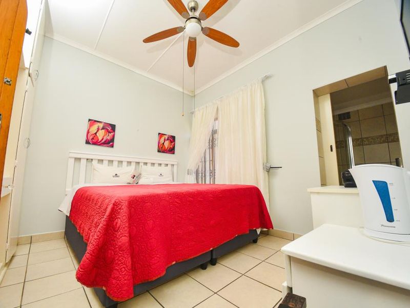 Fully Furnished En-Suite Room to Rent – Mc Jannet Drive - Photo 2