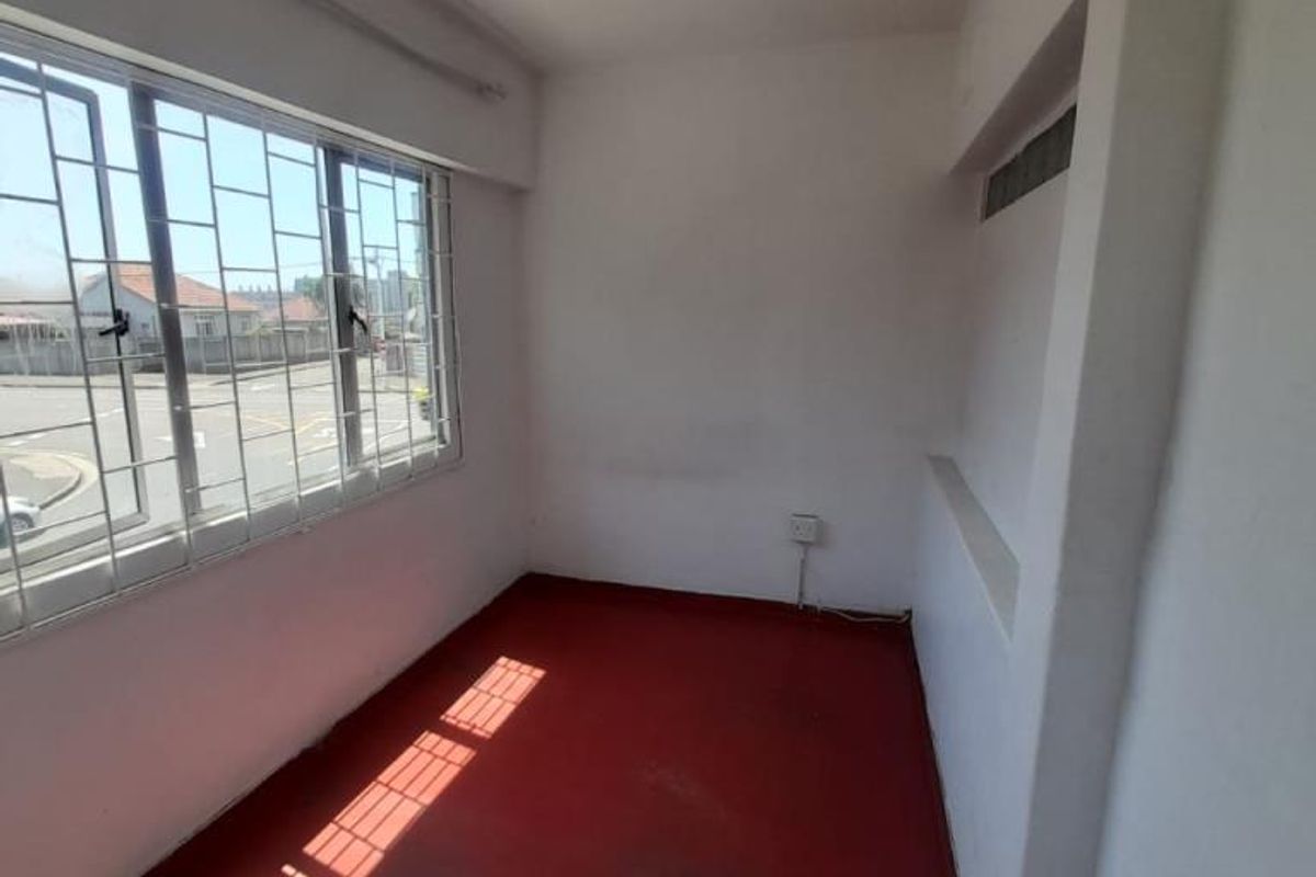 BARTLE CENTRE, UMBILO WE HAVE LARGE UNITS AVAILABLE   - Photo 4