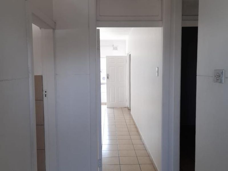 BARTLE CENTRE, UMBILO WE HAVE LARGE UNITS AVAILABLE   - Photo 7