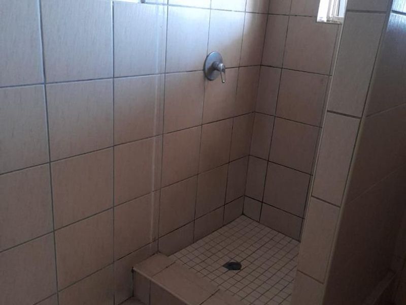 BARTLE CENTRE, UMBILO WE HAVE LARGE UNITS AVAILABLE   - Photo 6