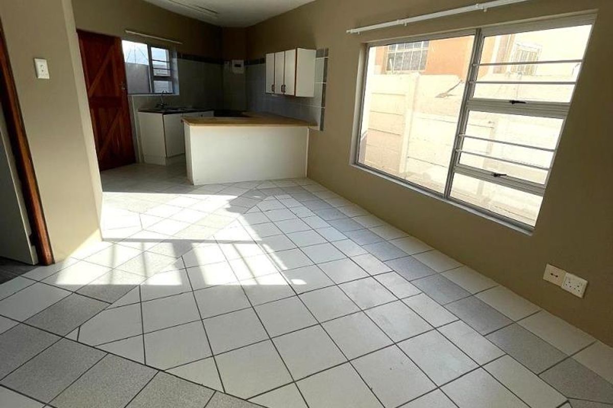 2 Bedroom Flat in Gonubie - Photo 3