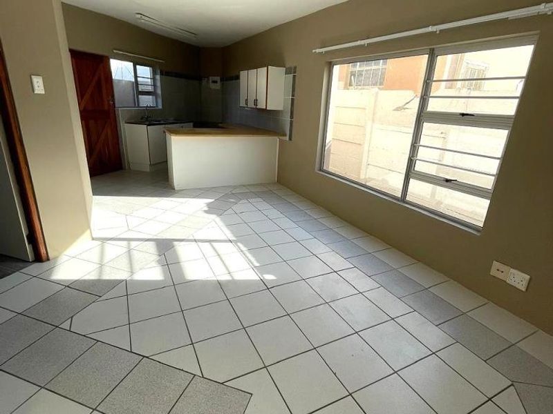 2 Bedroom Flat in Gonubie - Photo 3