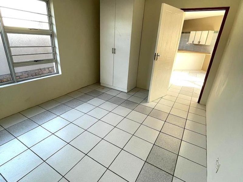 2 Bedroom Flat in Gonubie - Photo 9