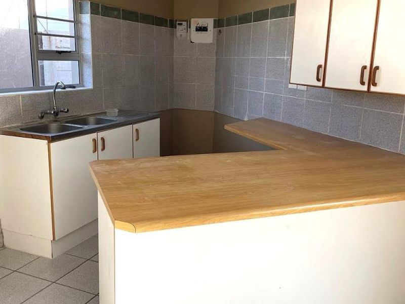 2 Bedroom Flat in Gonubie - Photo 5