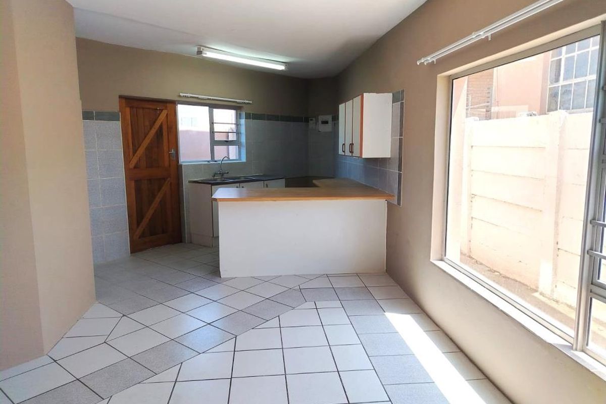 2 Bedroom Flat in Gonubie - Photo 4