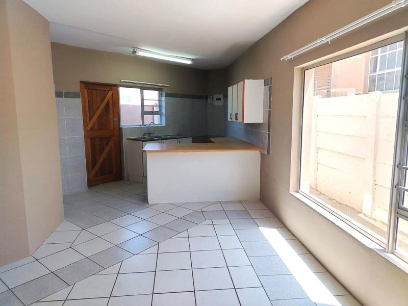 2 Bedroom Flat in Gonubie - Photo 4