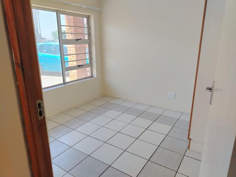 2 Bedroom Flat in Gonubie - Photo 10