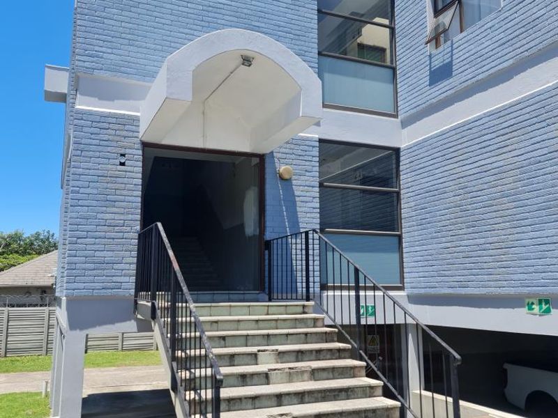 Charming 1-Bedroom Apartment to Rent in Saxonia Court, Southernwood - Photo 2