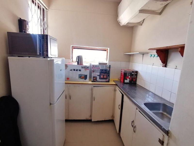 Charming 1-Bedroom Apartment to Rent in Saxonia Court, Southernwood - Photo 7