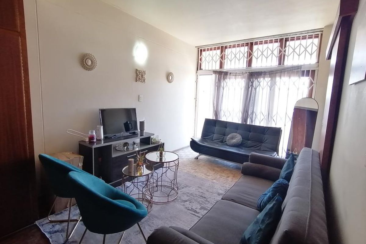 Charming 1-Bedroom Apartment to Rent in Saxonia Court, Southernwood - Photo 4