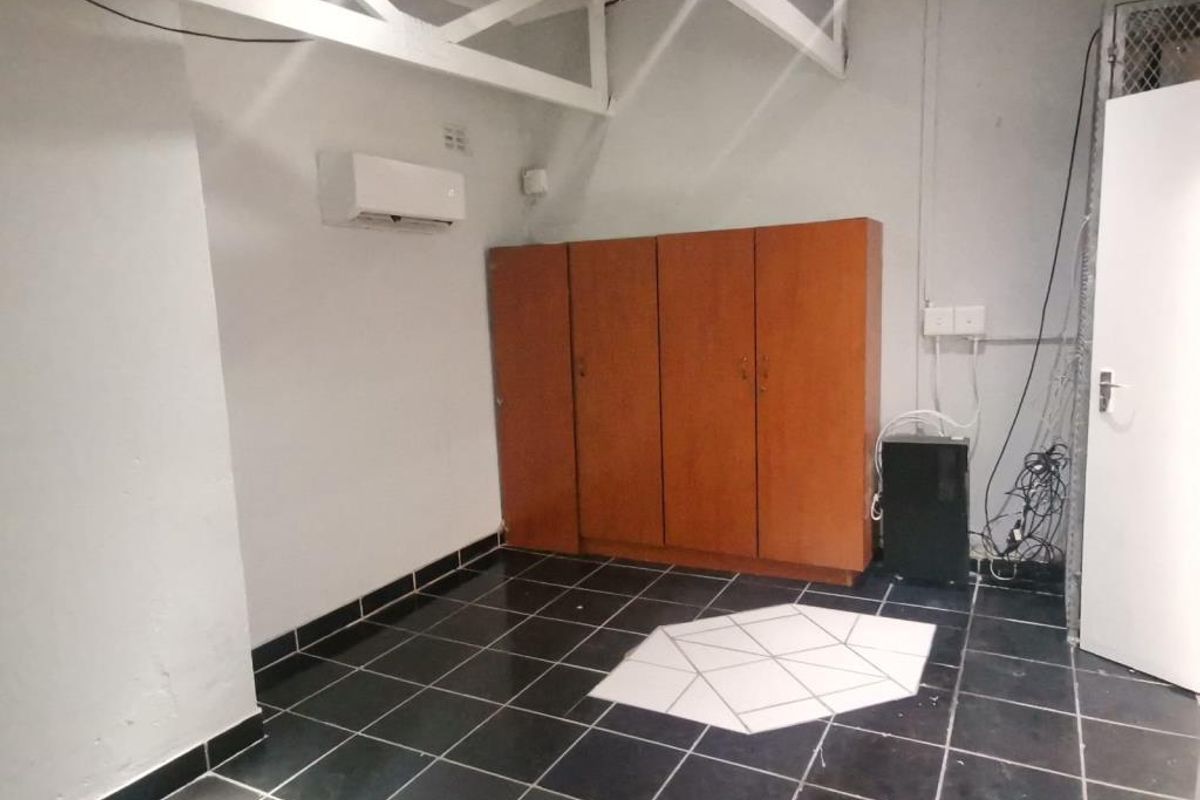 Offices, St Lukes Road 11 - Photo 3