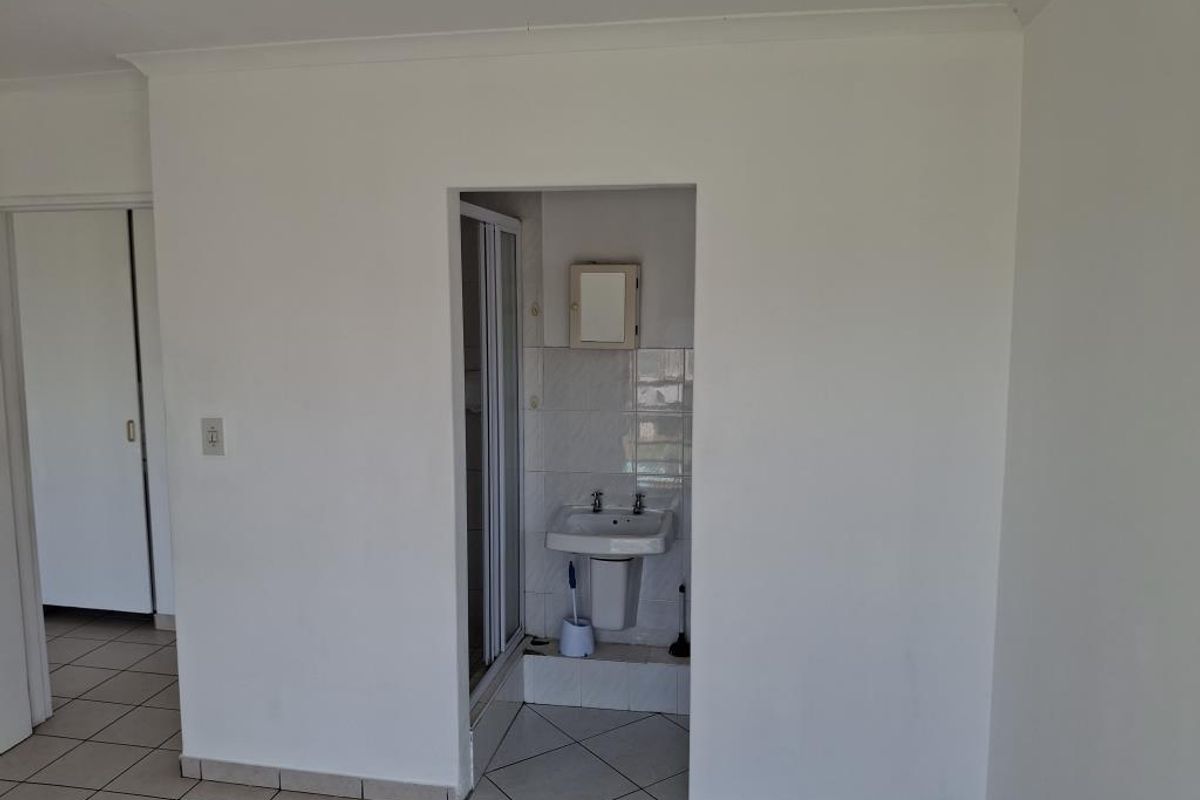 Secure Complex Living.  Communal Braai Area and Swimming Pool - Photo 3