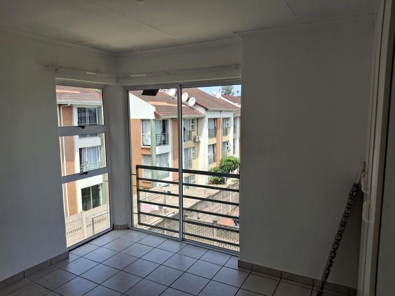 Secure Complex Living.  Communal Braai Area and Swimming Pool - Photo 2