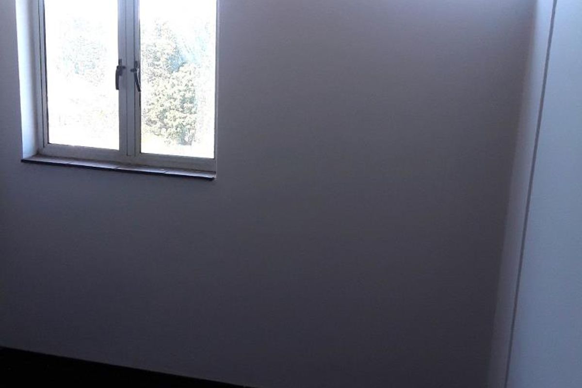 BACHELOR UNIT IN THE HEART OF DURBAN CENTRAL, IN DIAKONIA AVENUE.  - Photo 3