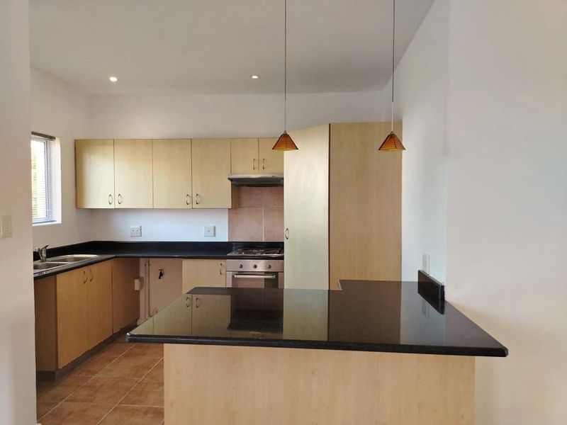 Modern 1-Bedroom Apartment in Coralwood, Beaconhurst - Photo 4