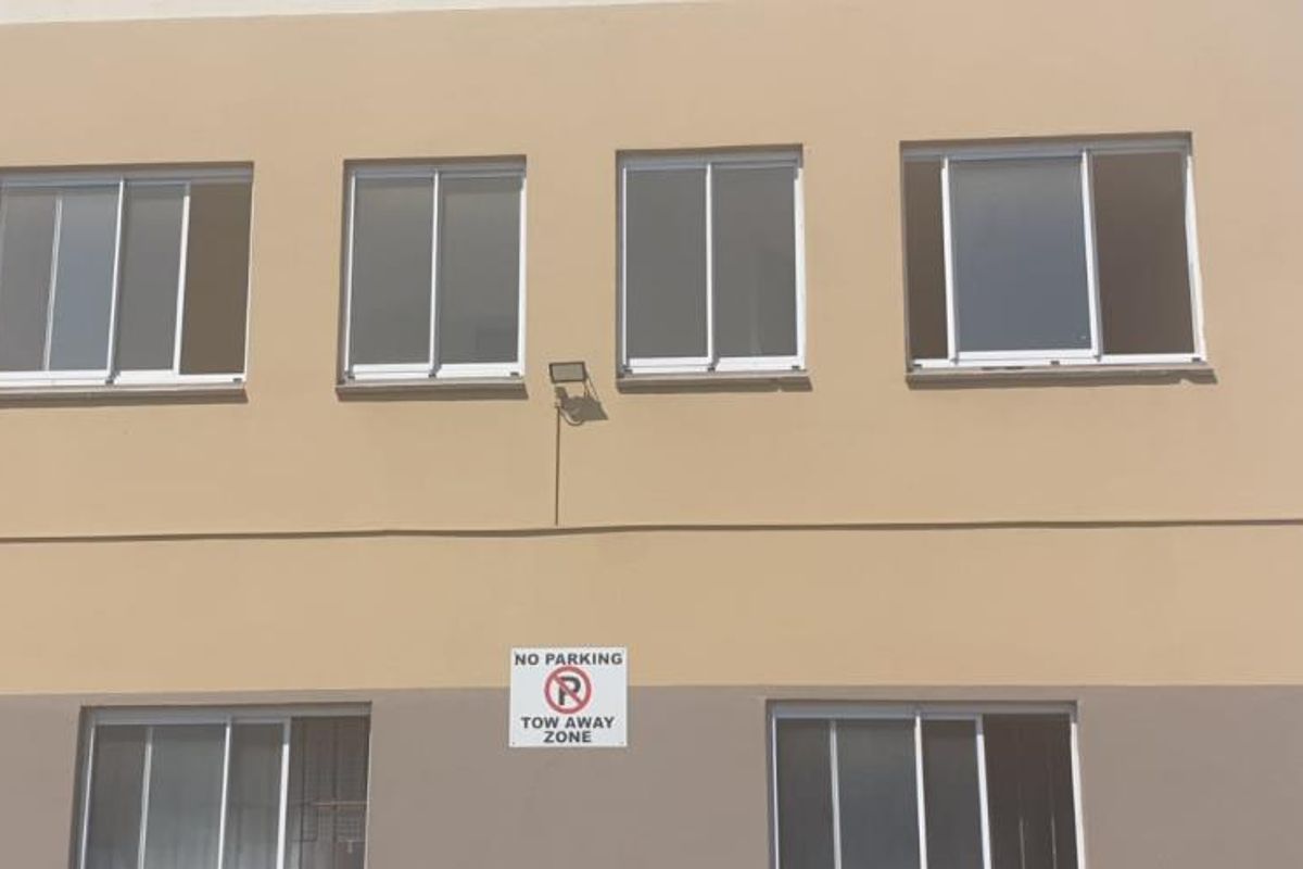 Well-Located Two-Bedroom Apartment on the Bluff - Photo 3