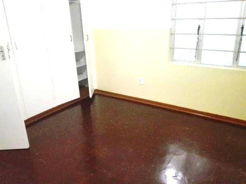 Well-Located Two-Bedroom Apartment on the Bluff - Photo 9