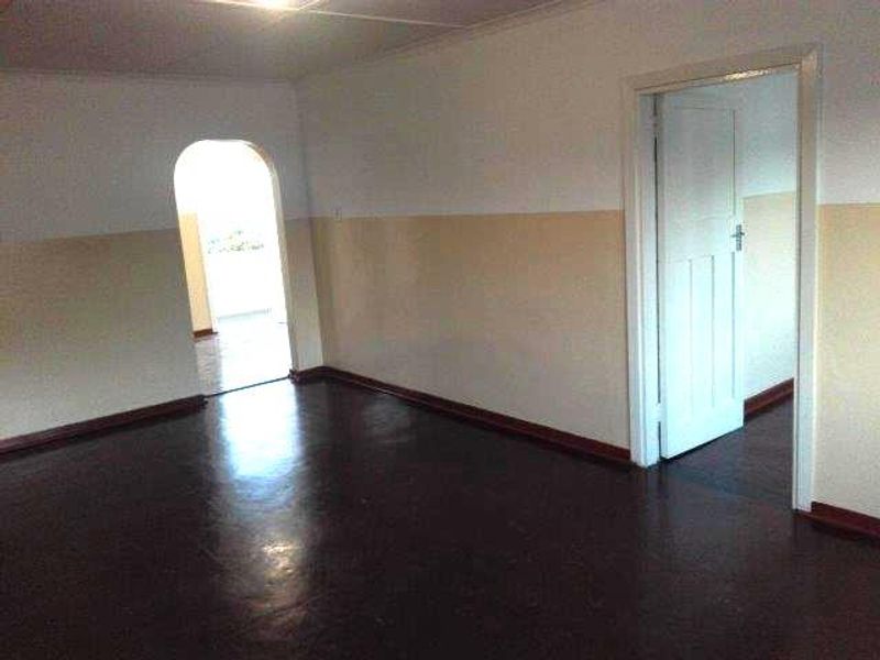 Well-Located Two-Bedroom Apartment on the Bluff - Photo 5