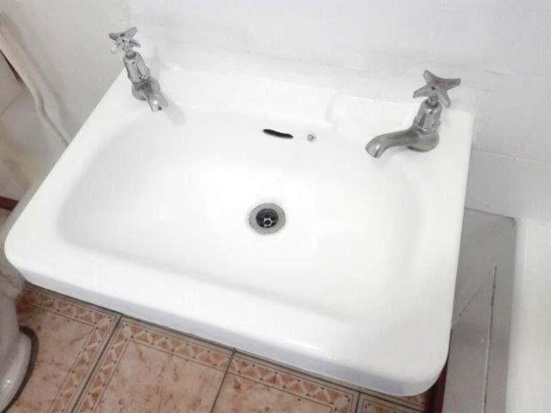 Well-Located Two-Bedroom Apartment on the Bluff - Photo 2