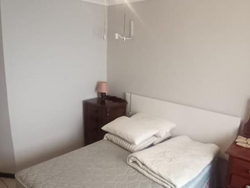 Neat 2 Bedroom Townhouse for Rent in Pinewood, Vincent - Photo 10