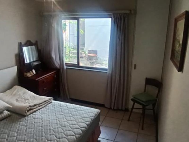 Neat 2 Bedroom Townhouse for Rent in Pinewood, Vincent - Photo 9