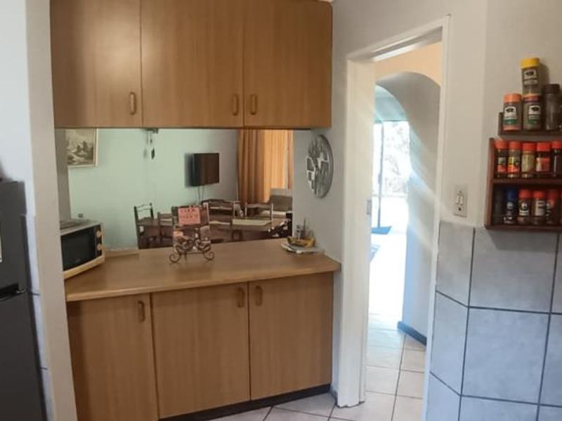 Neat 2 Bedroom Townhouse for Rent in Pinewood, Vincent - Photo 6