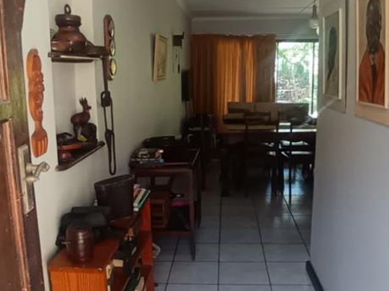 Neat 2 Bedroom Townhouse for Rent in Pinewood, Vincent - Photo 2