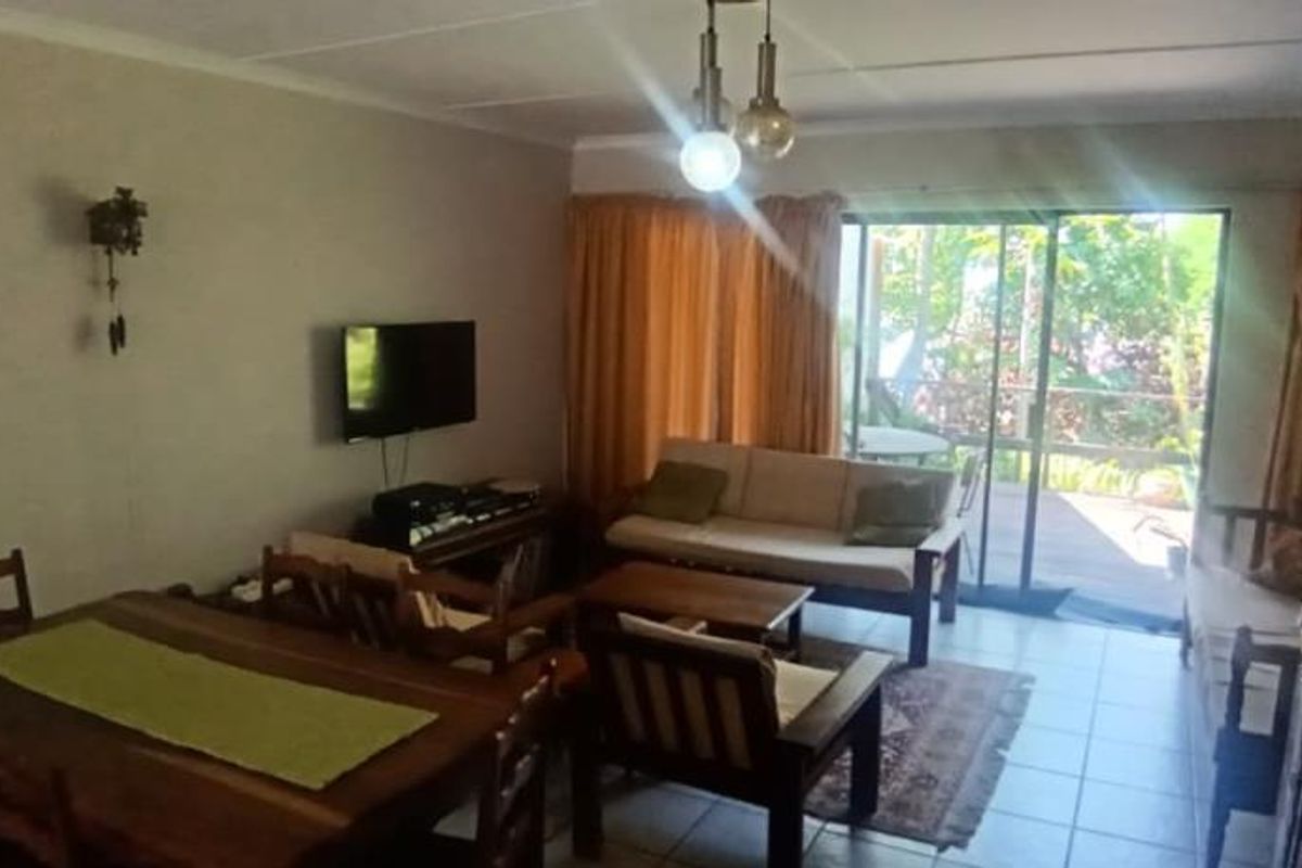 Neat 2 Bedroom Townhouse for Rent in Pinewood, Vincent - Photo 3