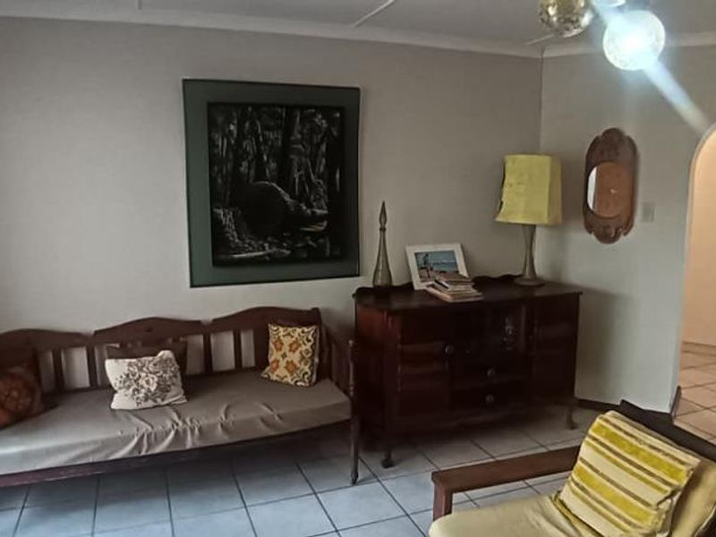 Neat 2 Bedroom Townhouse for Rent in Pinewood, Vincent - Photo 4