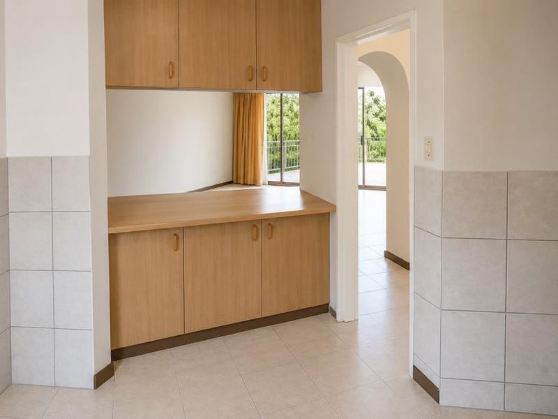 Neat 2 Bedroom Townhouse for Rent in Pinewood, Vincent - Photo 5