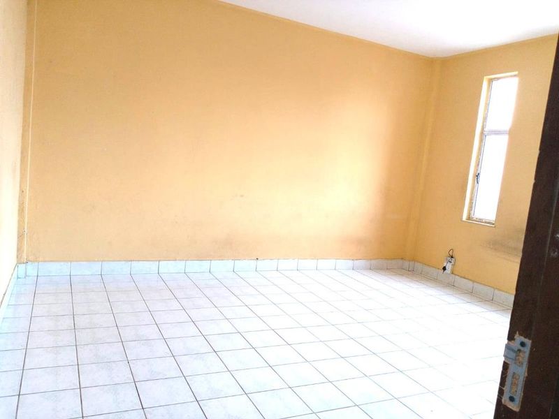 Prime Location in Sought-After Umbilo Area - Photo 2