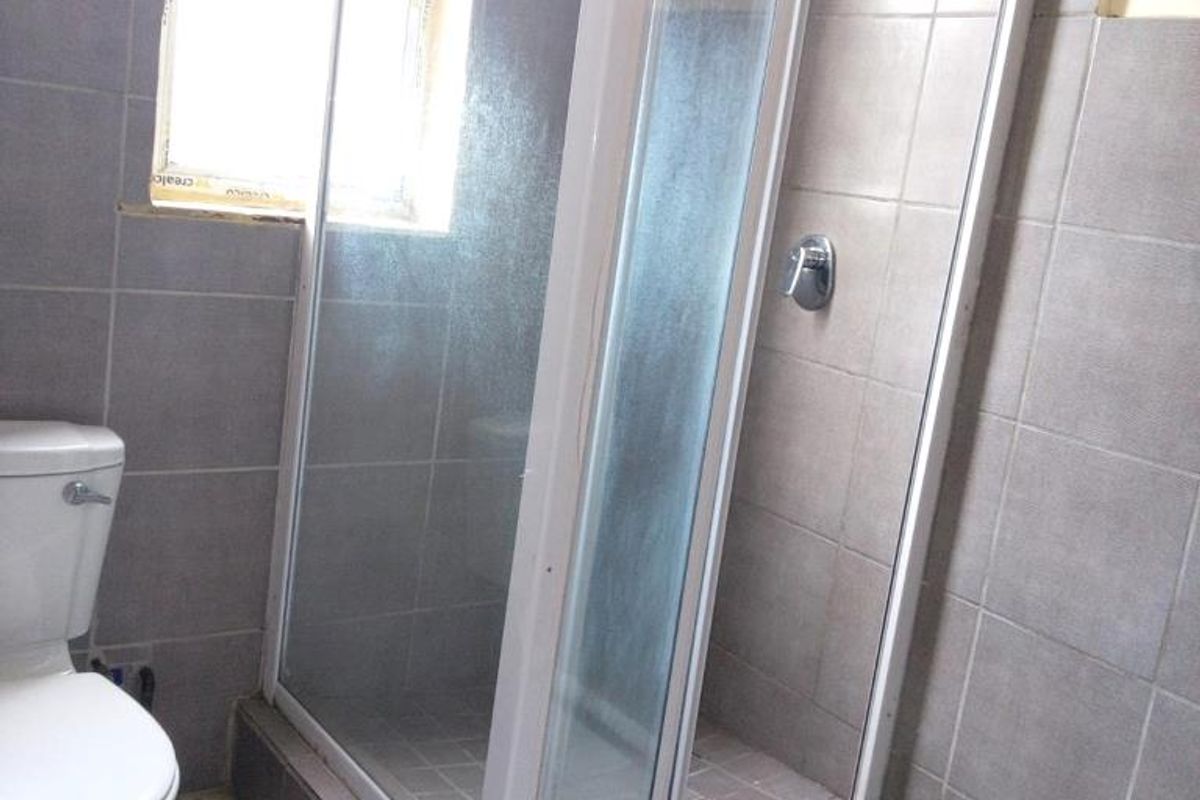 Prime Location in Sought-After Umbilo Area - Photo 5