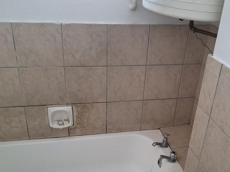 Two bedroom available in Glenwood Durban  with under cover parking - Photo 8