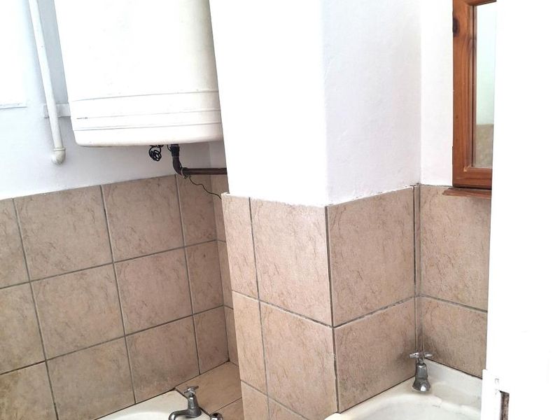 Two bedroom available in Glenwood Durban  with under cover parking - Photo 7