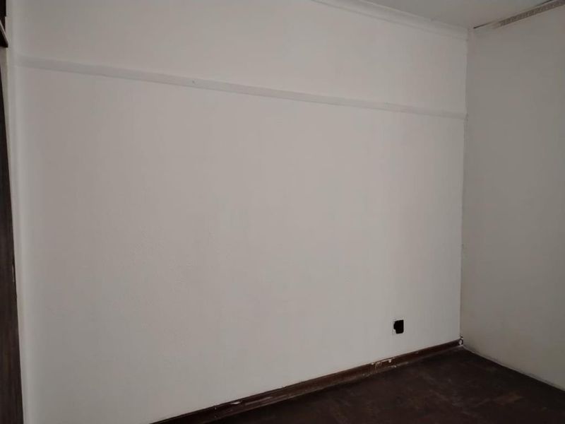 Flat 4, Selwyn Court- Flats  - Photo 2
