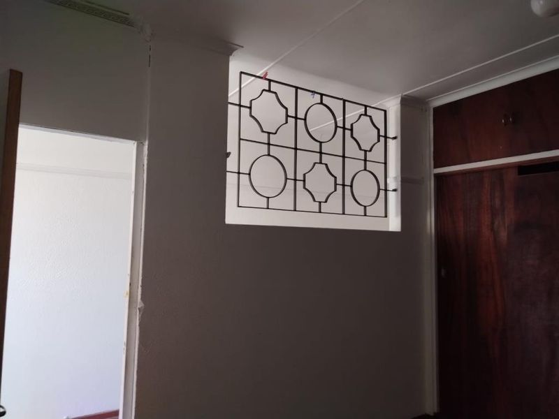 Flat 4, Selwyn Court- Flats  - Photo 9