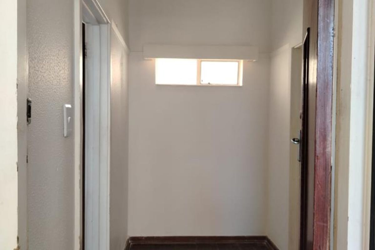 Flat 4, Selwyn Court- Flats  - Photo 3