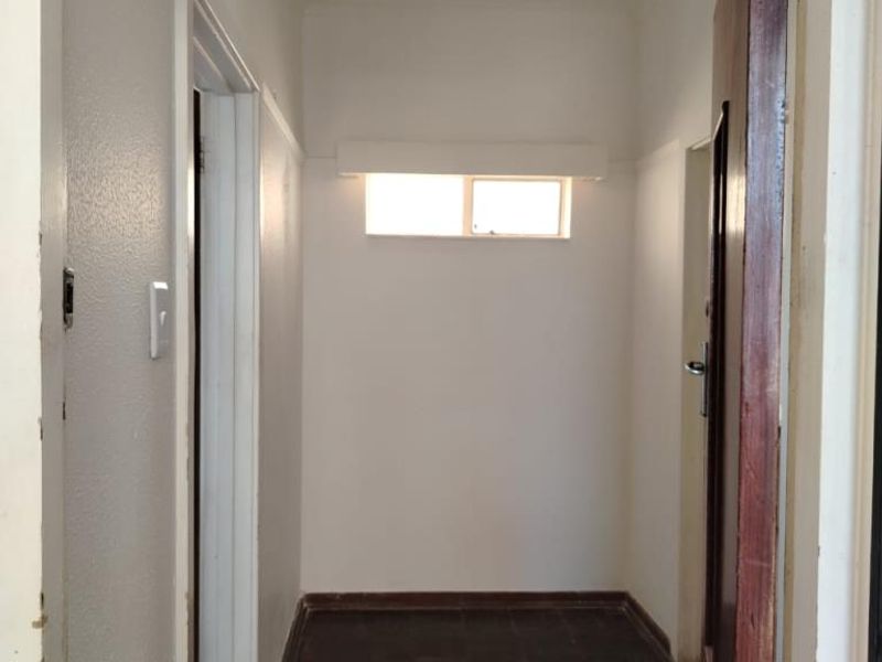 Flat 4, Selwyn Court- Flats  - Photo 3