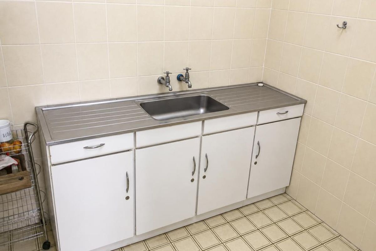 Room For Rent in St Peter's Road, Southernwood - Photo 4