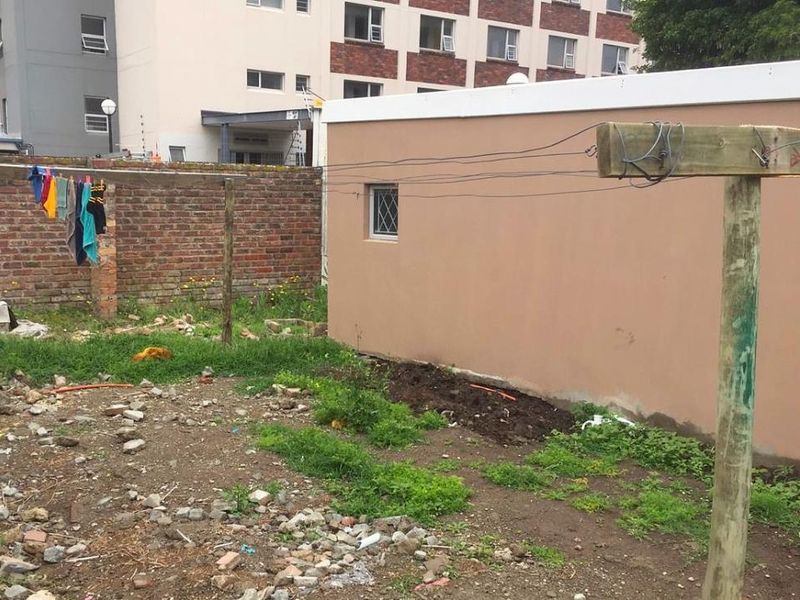 Room For Rent in St Peter's Road, Southernwood - Photo 9