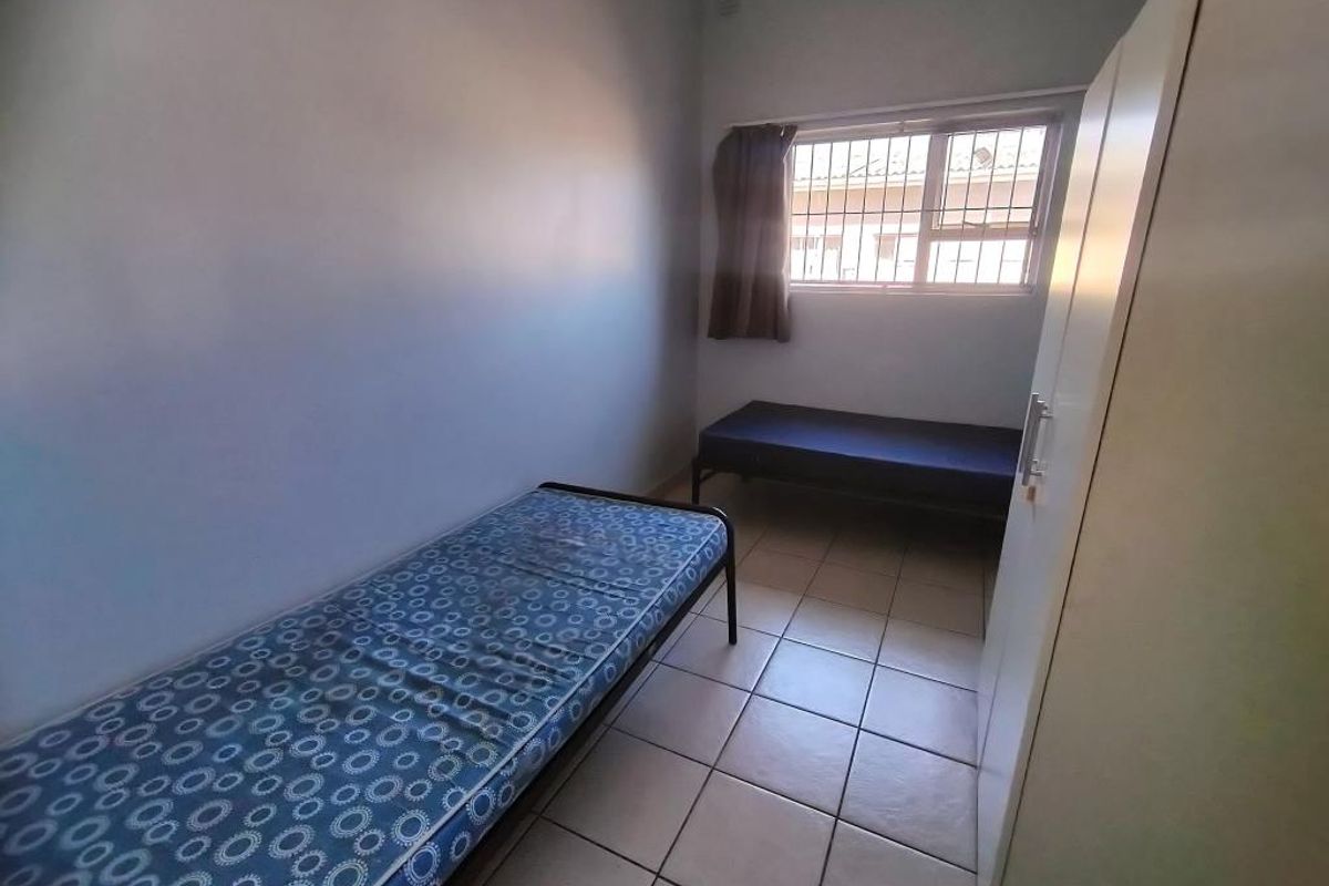 Room For Rent in North Street, East London Central - Photo 2