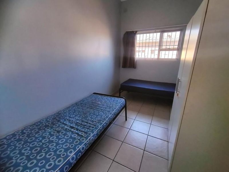 Room For Rent in North Street, East London Central - Photo 2
