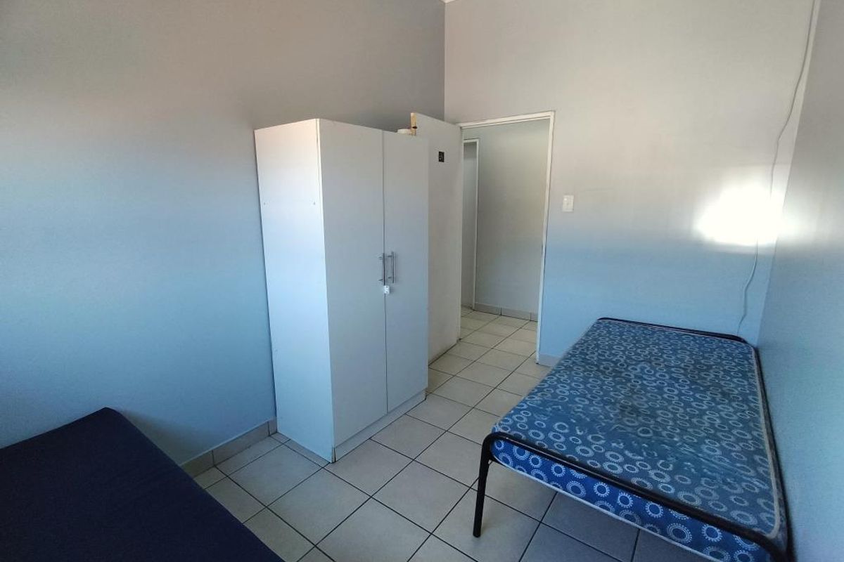 Room For Rent in North Street, East London Central - Photo 3