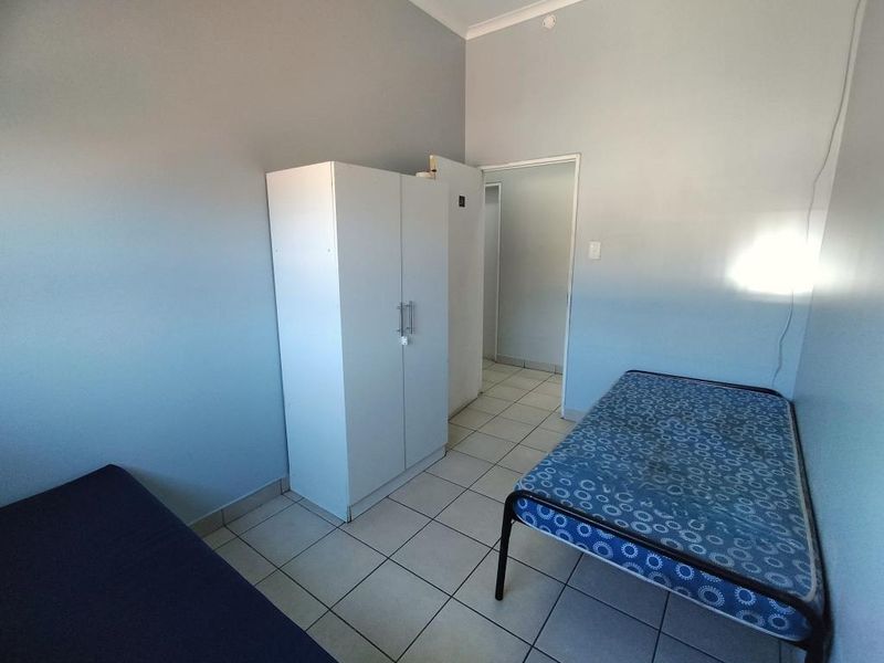 Room For Rent in North Street, East London Central - Photo 3